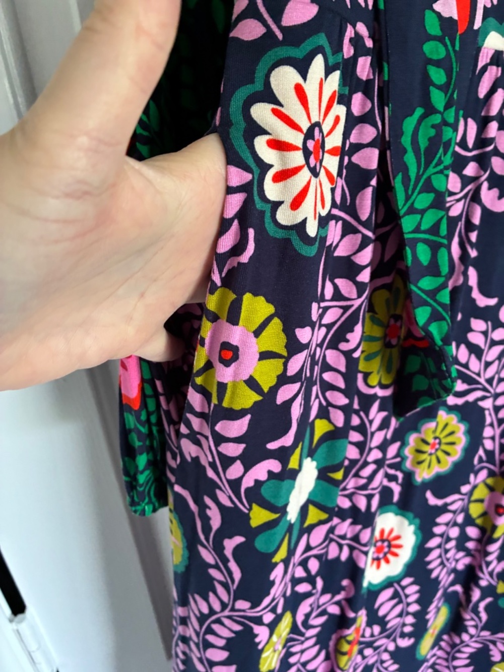 NWT Boden Ophelia fixed wrap midi dress in vibrant medallion print M - Picture 4 of 16